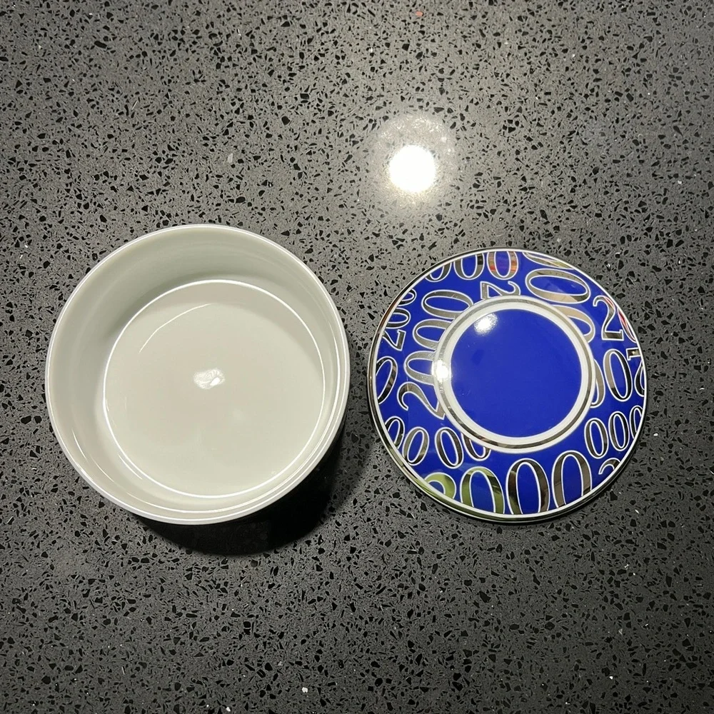 Millennium trinket box‎